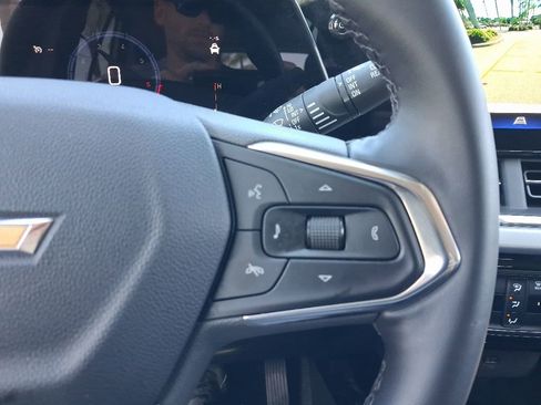 Used 2025 Chevrolet Trax LT w/ LT Convenience Package FWD image 23
