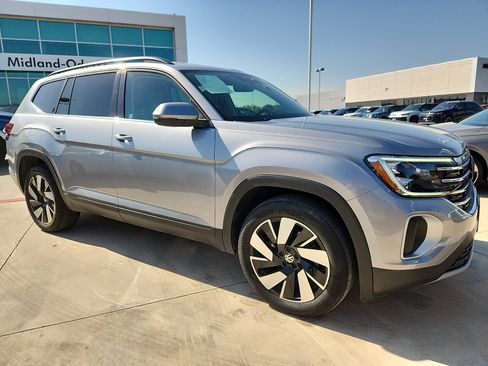 Certified 2026 Volkswagen Atlas SE FWD image 6