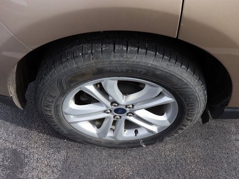 Used 2020 Ford Edge SEL w/ Convenience Package image 4