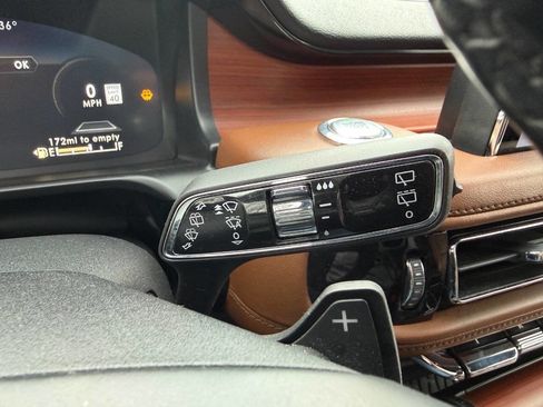 Used 2021 Lincoln Aviator Reserve image 34