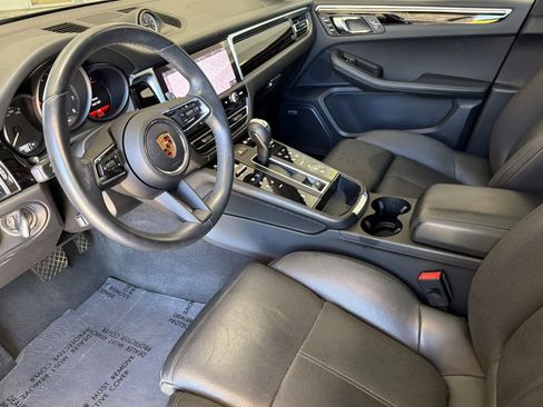 Used 2022 Porsche Macan AWD/4WD image 11
