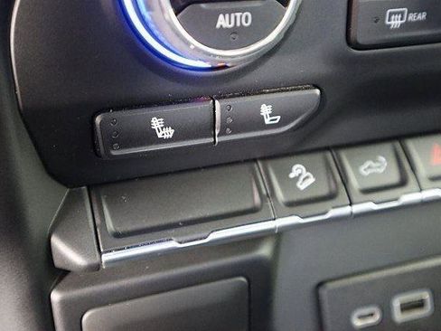 Used 2022 Chevrolet Silverado 1500 LT Trail Boss image 34