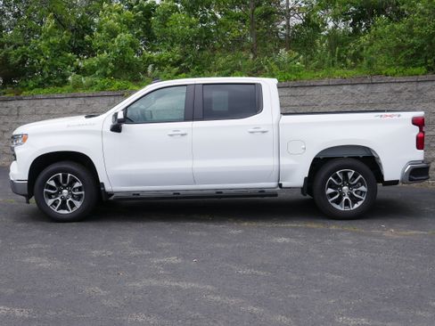 Certified 2025 Chevrolet Silverado 1500 LT AWD/4WD image 3