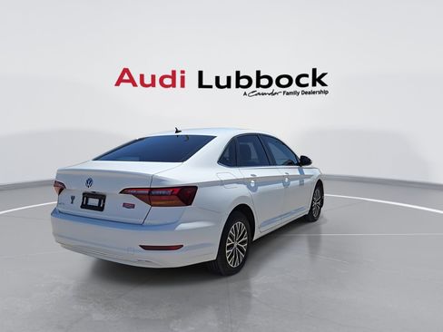 Used 2019 Volkswagen Jetta SE w/ Cold Weather Package FWD image 8