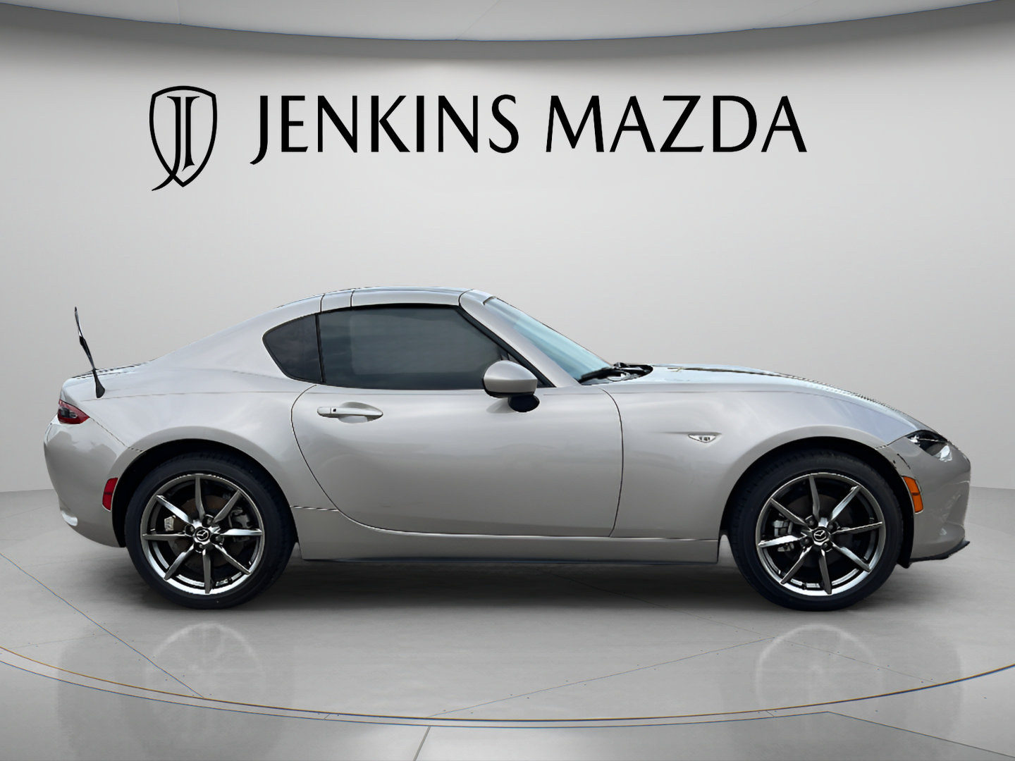 Used 2022 MAZDA MX-5 Miata RF Grand Touring w/ Weather Package RWD image 9