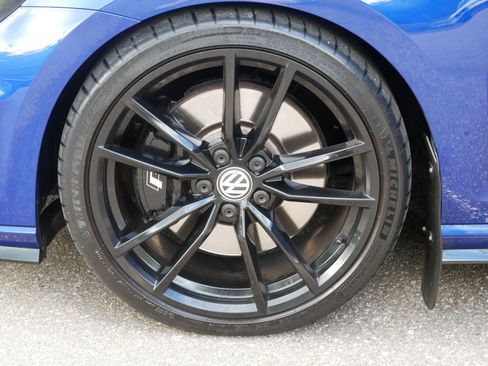 Used 2019 Volkswagen Golf R 4-Door AWD/4WD image 15