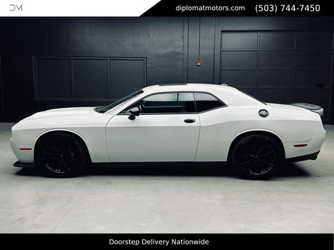Used 2019 Dodge Challenger SRT Hellcat Redeye RWD image 4