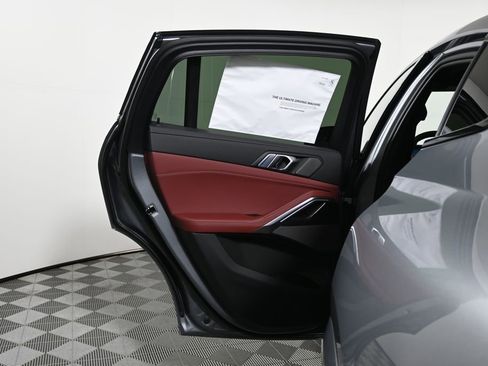 New 2026 BMW X6 xDrive40i w/ Climate Comfort Package image 33