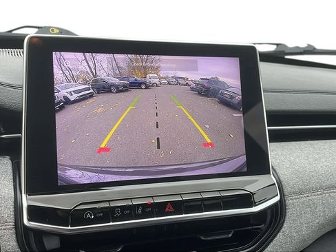 Certified 2024 Jeep Compass Latitude image 17