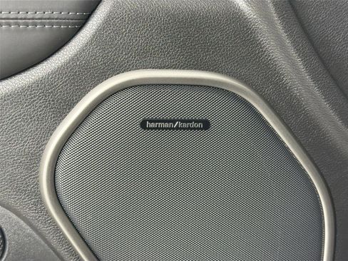 Used 2020 Dodge Durango R/T w/ Blacktop Package RWD image 18