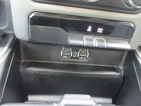 Used 2020 RAM 1500 Lone Star RWD image 13