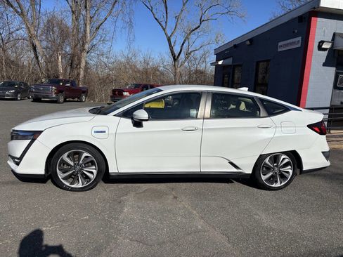 Used 2018 Honda Clarity Touring image 2