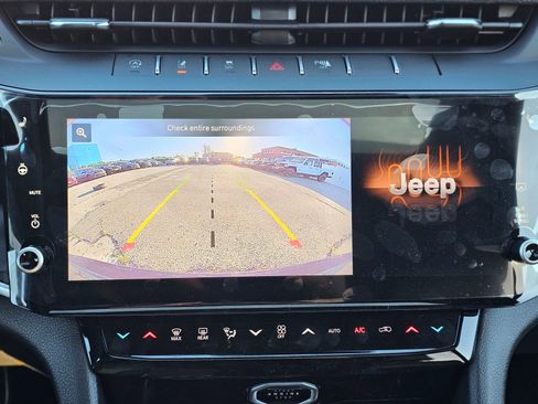 New 2026 Jeep Grand Cherokee Altitude image 12