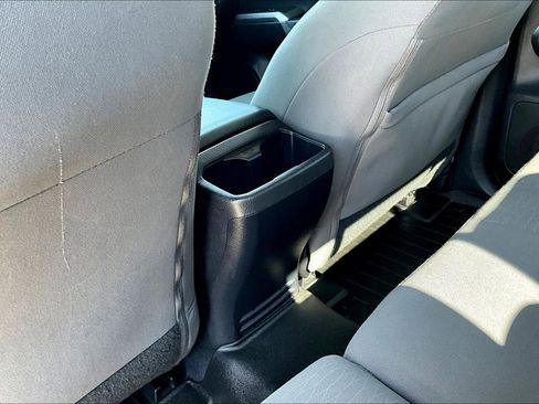 Used 2018 Toyota Tacoma SR5 RWD image 32