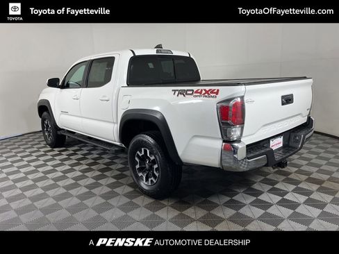 Certified 2022 Toyota Tacoma TRD Off-Road AWD/4WD image 3