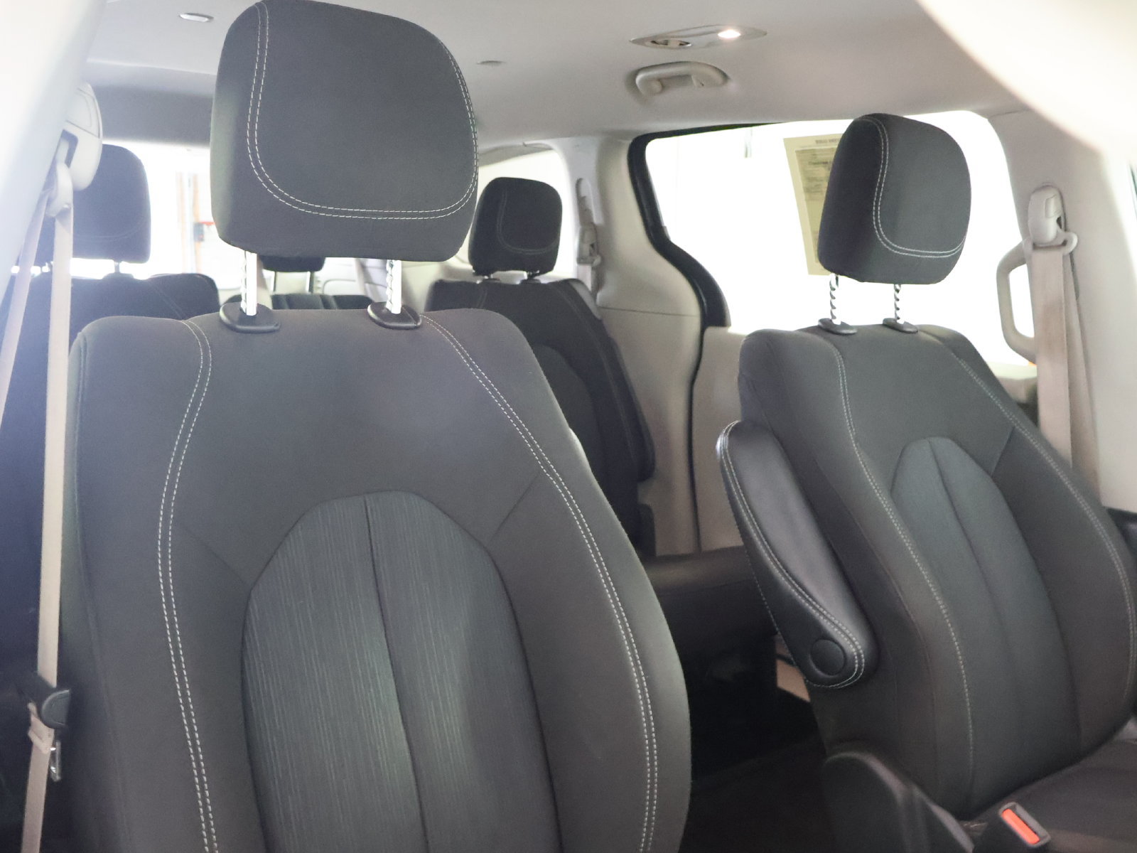 Used 2023 Chrysler Voyager LX FWD image 52