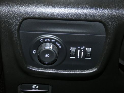 Used 2024 Jeep Grand Cherokee L Summit w/ Advanced Protech Group IV image 23