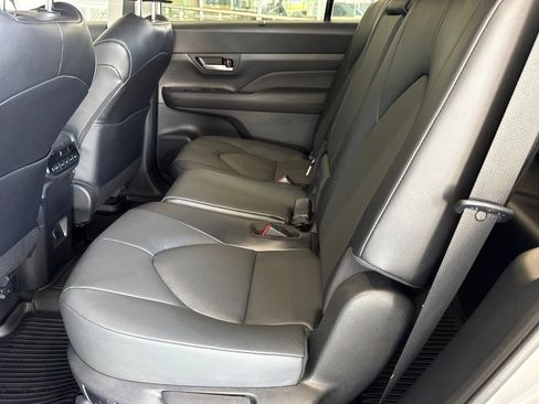 Certified 2024 Toyota Grand Highlander FWD image 35