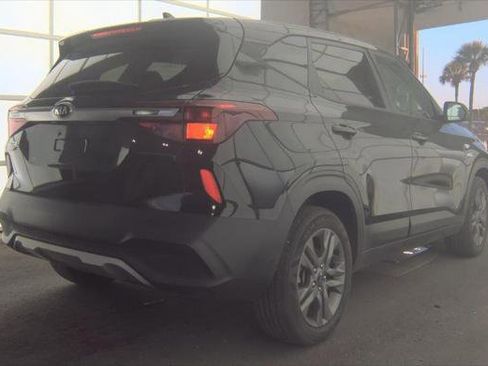 Used 2021 Kia Seltos LX AWD/4WD image 6