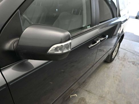 Used 2012 Kia Sedona LX w/ PWR Pkg FWD image 25