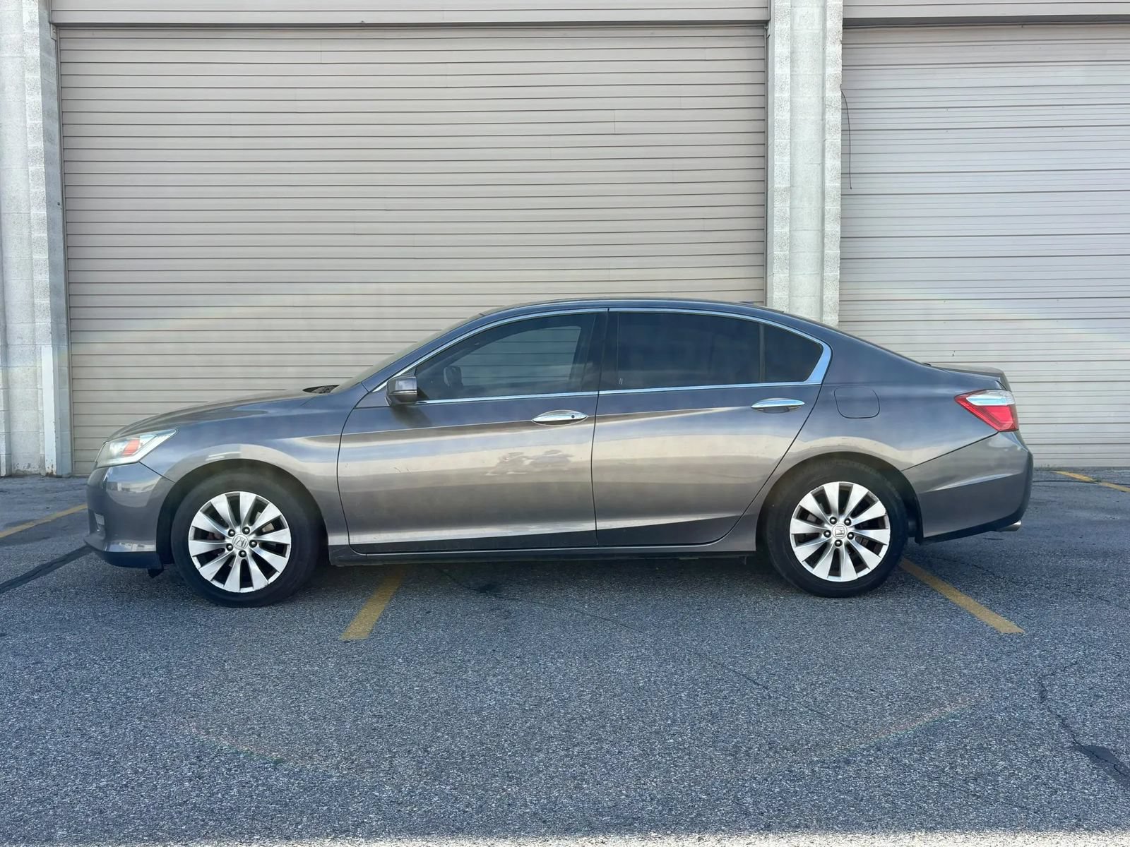 Used 2015 Honda Accord Touring image 2