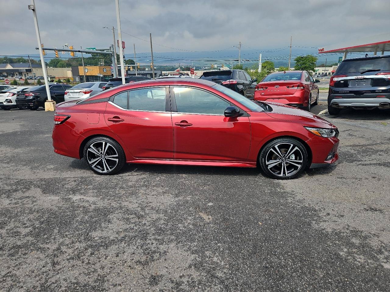 Used 2023 Nissan Sentra SR FWD image 2