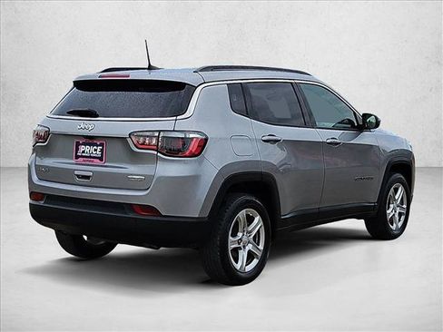 Used 2023 Jeep Compass Latitude AWD/4WD image 5
