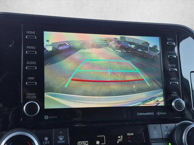 Used 2022 Toyota Highlander XLE FWD image 11