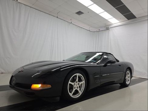 Used 2004 Chevrolet Corvette Convertible w/ Preferred Equipment Group RWD image 2