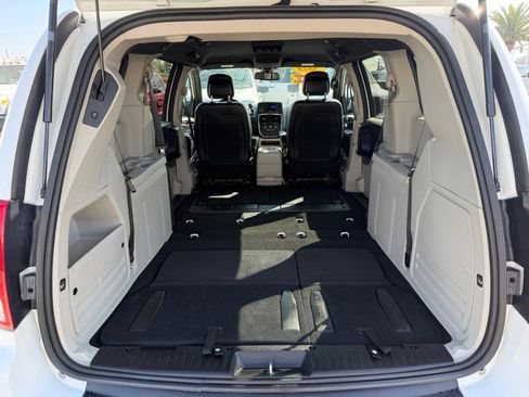 Used 2018 Dodge Grand Caravan SXT image 49