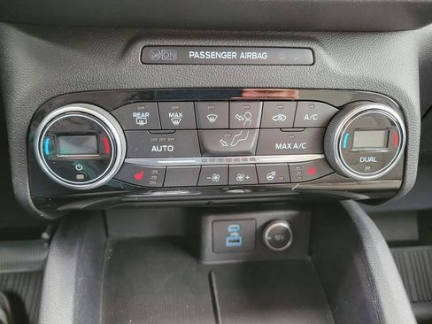 Used 2021 Ford Escape SE w/ Cold Weather Package AWD/4WD image 24
