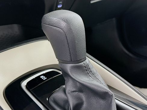Used 2025 Toyota Corolla LE FWD image 20