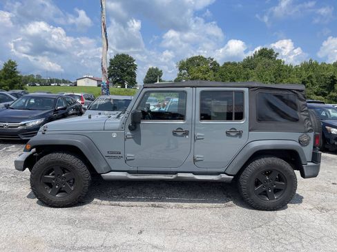 Used 2015 Jeep Wrangler Unlimited Sport w/ Quick Order Package 24S AWD/4WD image 3