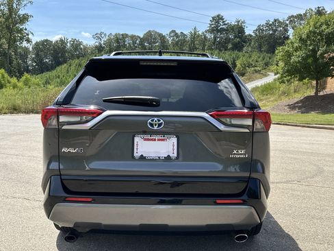 Used 2021 Toyota RAV4 XSE image 6