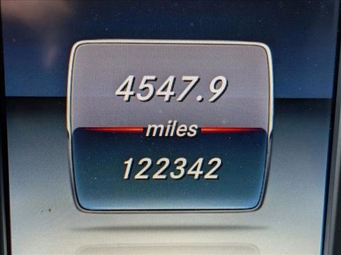 Used 2016 Mercedes-Benz GLC 300 4MATIC image 7