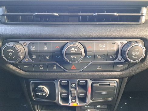 New 2026 Jeep Wrangler Sport S image 22