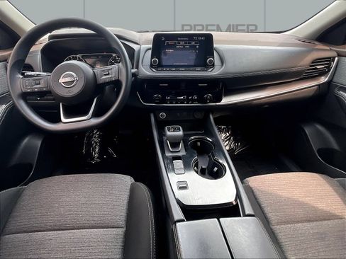Used 2023 Nissan Rogue SV FWD image 9