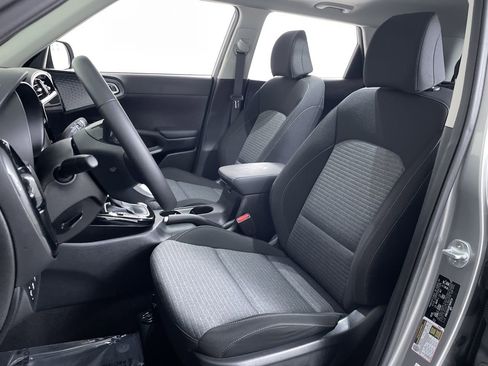 Used 2023 Kia Soul EX image 12