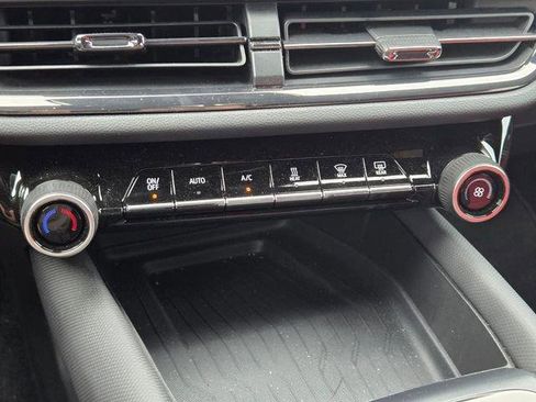 Certified 2024 Chevrolet Equinox EV RS image 18