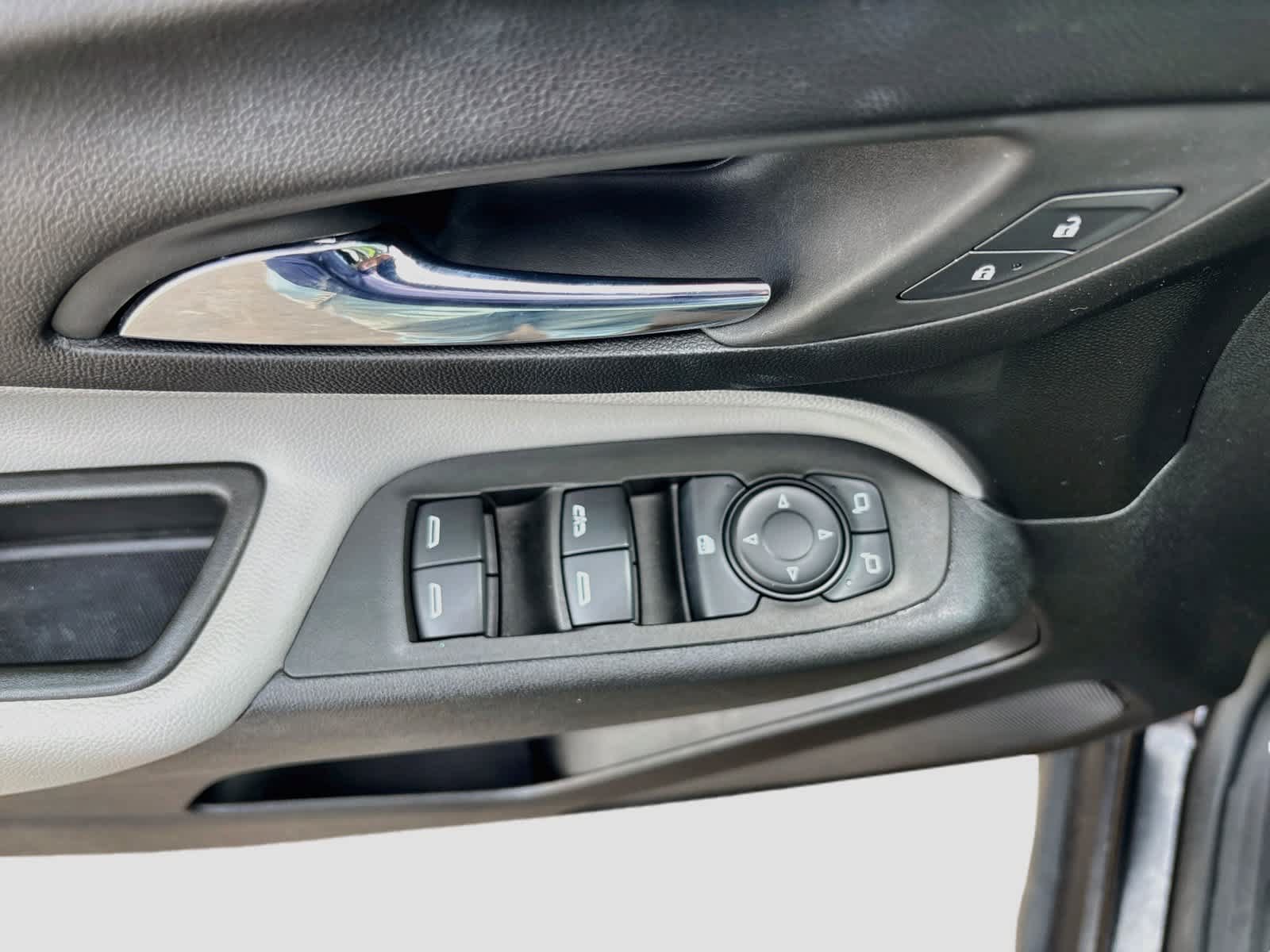 Used 2024 Chevrolet Equinox LS w/ LS Convenience Package AWD/4WD image 17