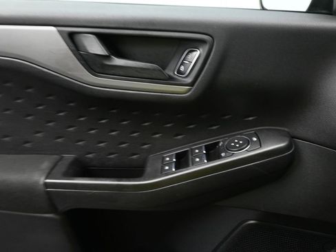 Used 2020 Ford Escape S image 18