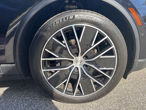 Used 2025 Porsche Macan Electric image 15