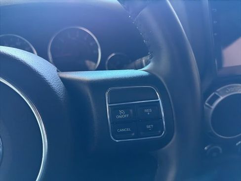 Used 2017 Jeep Wrangler Sahara image 27