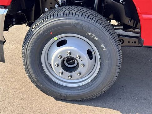 New 2025 Ford F350 XL w/ XL Chrome Package image 9