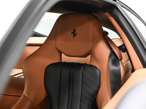 Used 2015 Ferrari F12 Berlinetta image 25