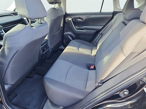 Used 2022 Toyota RAV4 XLE image 30
