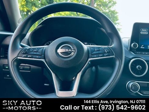 Used 2024 Nissan Sentra SV FWD image 11