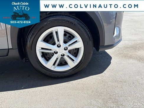 New 2025 Nissan Kicks Play S image 4