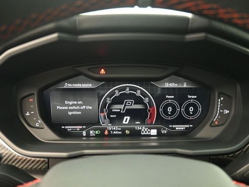 Used 2024 Lamborghini Urus S image 9