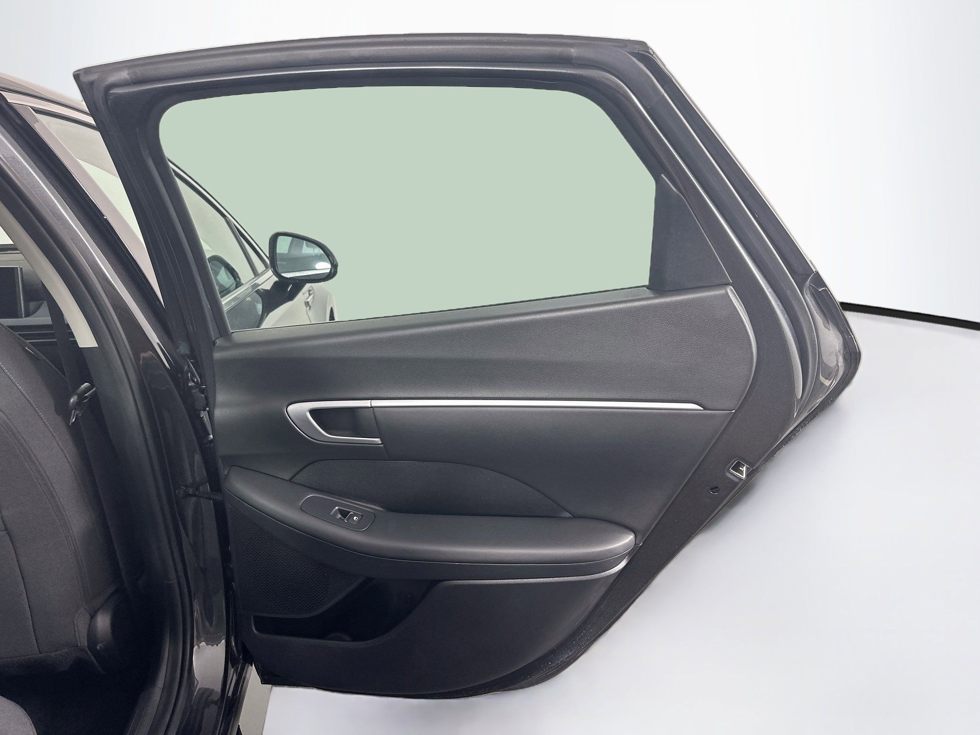 Used 2025 Hyundai Sonata SEL FWD image 30
